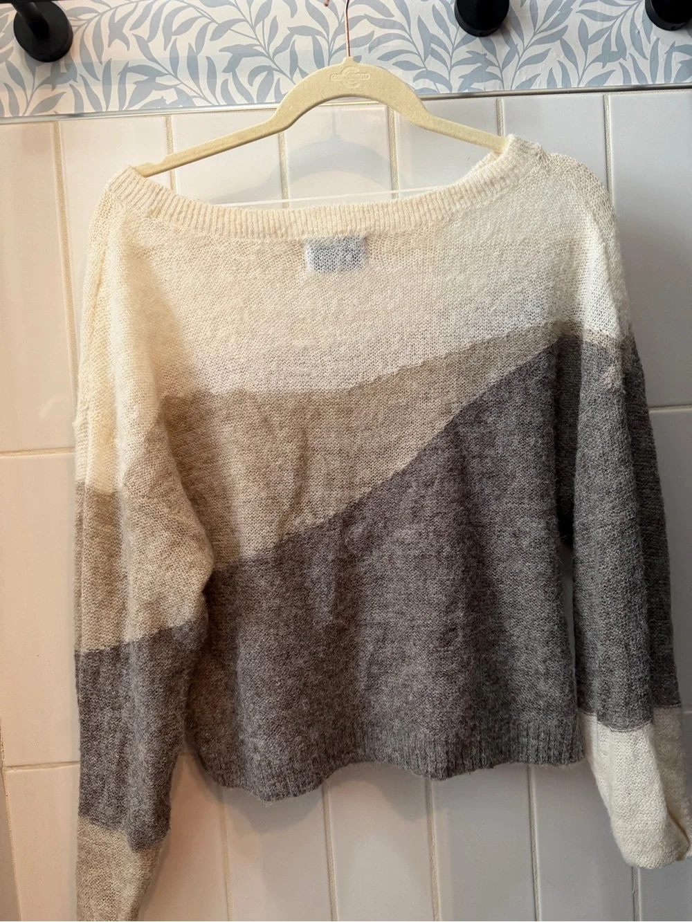 Old Navy Cream and Gray Colorblock Crewneck Sweater